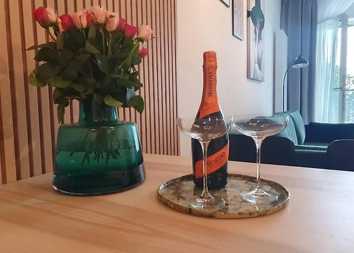 Strict Center Apartment *